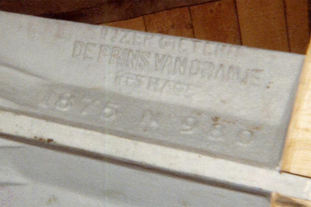 1, As 980, De Prins van Oranje, Erwin Esselink (20-3-1982)De in 1982 gestoken vervangende as, afkomstig van Het Hert te Rhoon. | Database Nederlandse molens