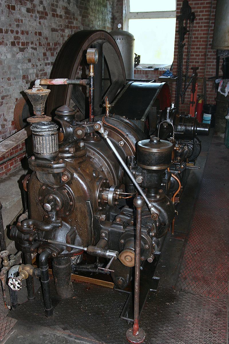 Motor 2447, Thomassen, Ronald Bakker (02-10-2011) | Database Nederlandse molens