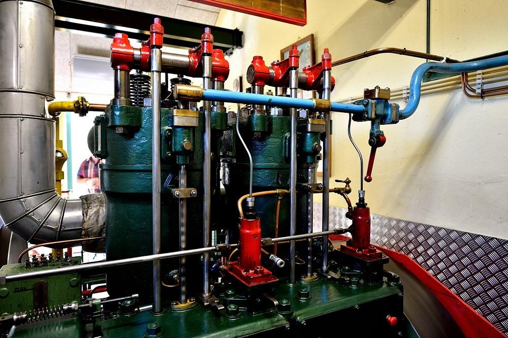 1, Motor 3034, De Industrie, F. Hoogreef (8-10-2016). | Database Nederlandse molens
