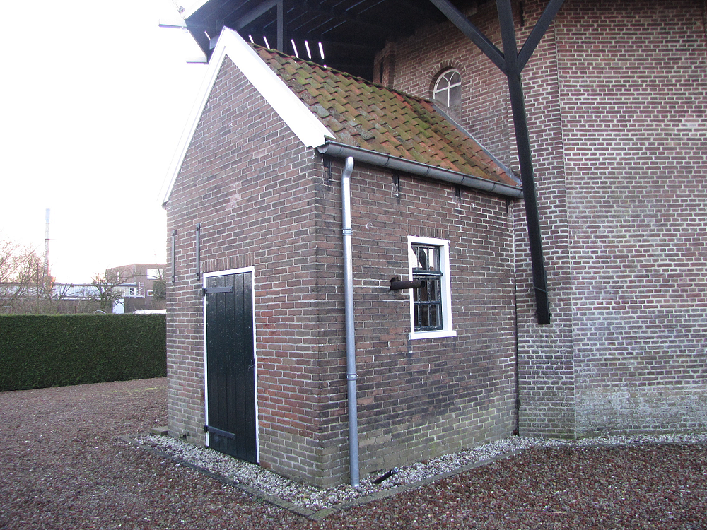 3, Motor 867, Schless und Rossmann, G.J. van Reeuwijk (28-12-2017)Het machinegebouwtje waarin de motor is ondergebracht | Database Nederlandse molens