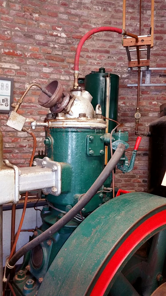 3, Motor 4366, Kromhout, Pieter Zuijkerbuijk (29-09-2018) | Database Nederlandse molens