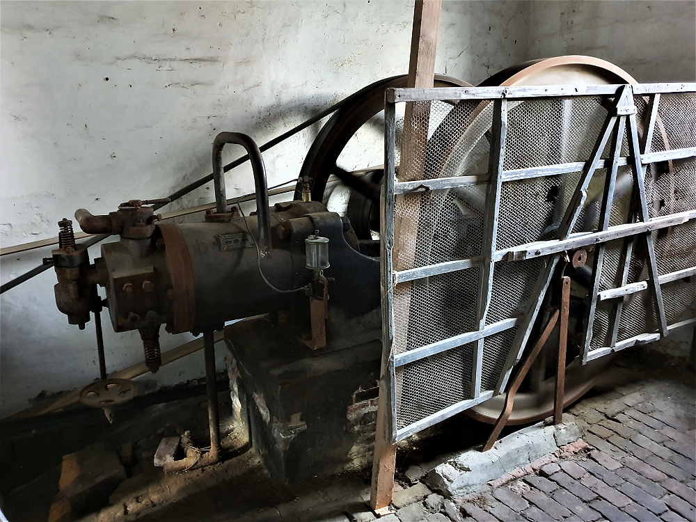 Motor 241, Dekkers motorenfabriek, Pieter Zuijkerbuijk (14-12-2019) | Database Nederlandse molens