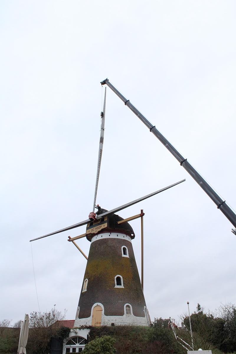 1, Roede 231, Derckx, Tony Hop (17-1-2020)Het strijken van de buitenroe. | Database Nederlandse molens