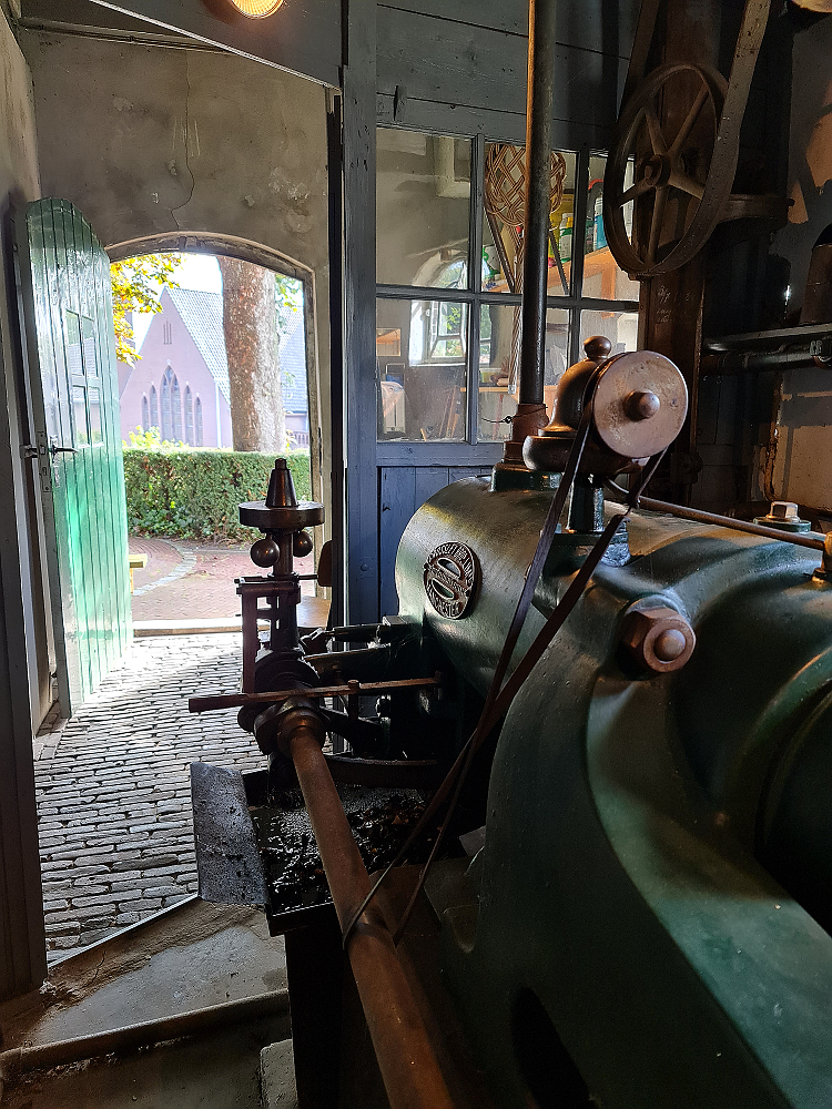 7, Motor 28754, Crossley, Pieter Zuijkerbuijk (1-10-2022) | Database Nederlandse molens