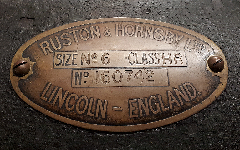 4, Motor 160742, Ruston & Hornsby, Klaas van Diepen (30-04-2018)
Motorplaat met type en serienummer | Database Nederlandse molens