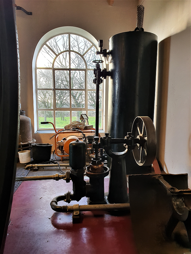 6, Motor 164300, Ruston & Hornsby, Pieter Zuijkerbuijk (18-01-2020) | Database Nederlandse molens