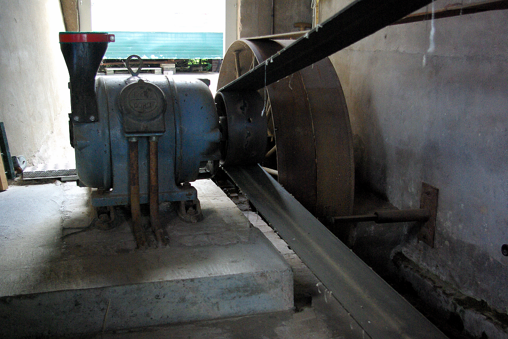 Motor 271128, E.M.F. Dordt, Ronald Troost (25-8-2018) | Database Nederlandse molens