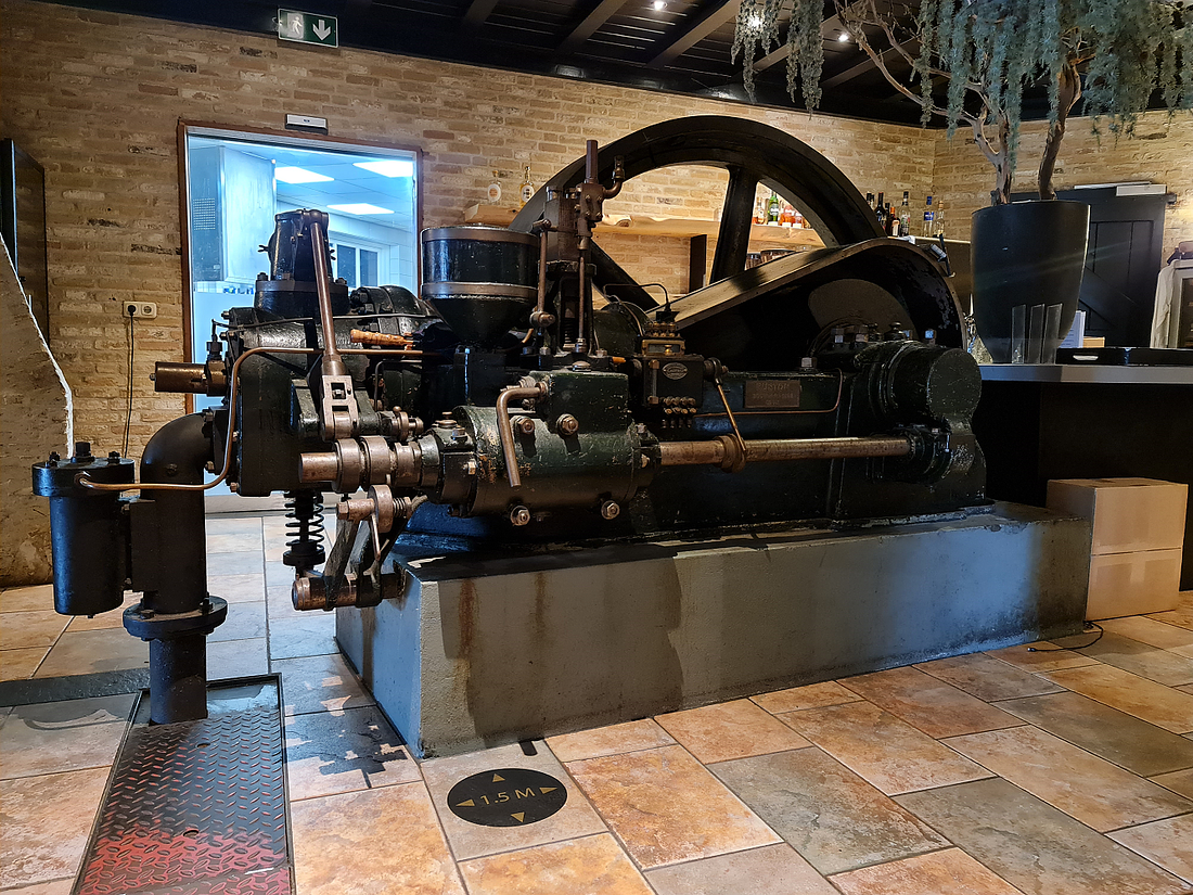 Motor ?, Ruston, Pieter Zuijkerbuijk (12-06-2021) | Database Nederlandse molens