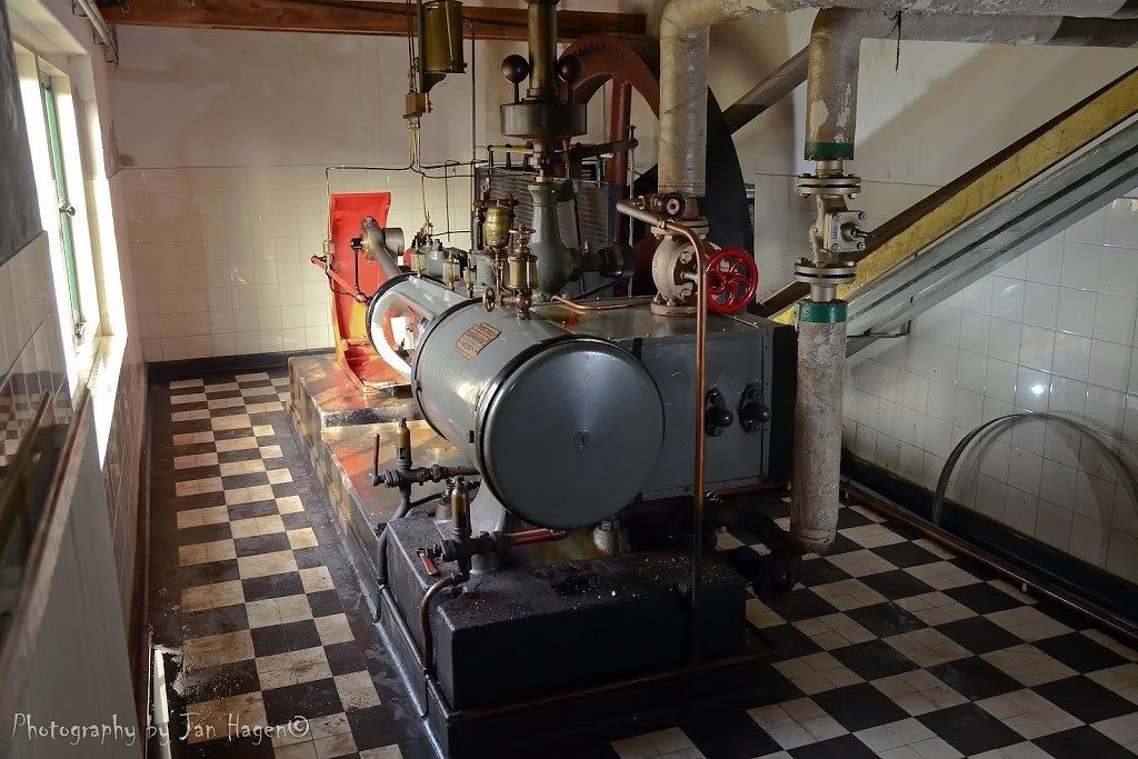 4, Motor ?, Frans Smulders, Jan Hagen (05-04-2018) | Database Nederlandse molens