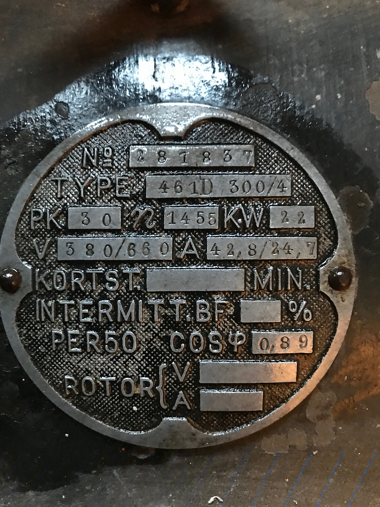 3, Motor 281837, E.M.F. Dordt, Jasper Boonman (09-12-2018)
Op het typeplaatje vind je alle gegevens van de motor. Fijn dat Jasper deze ook gefotografeerd heeft. | Database Nederlandse molens