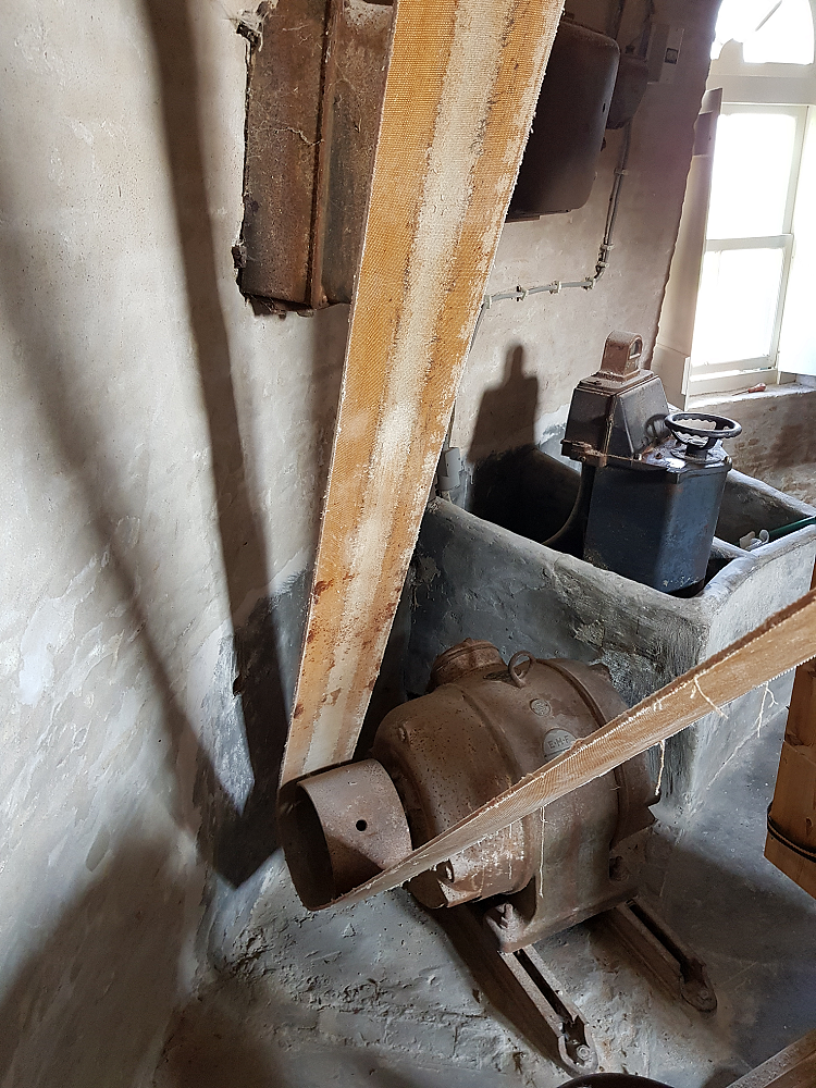 Motor 275990, E.M.F. Dordt, Pieter Zuijkerbuijk (29-03-2019) | Database Nederlandse molens