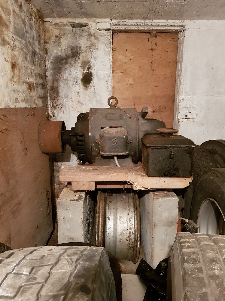 2, Motor ?, Sachsenwerk, Pieter Zuijkerbuijk (09-06-2019) | Database Nederlandse molens