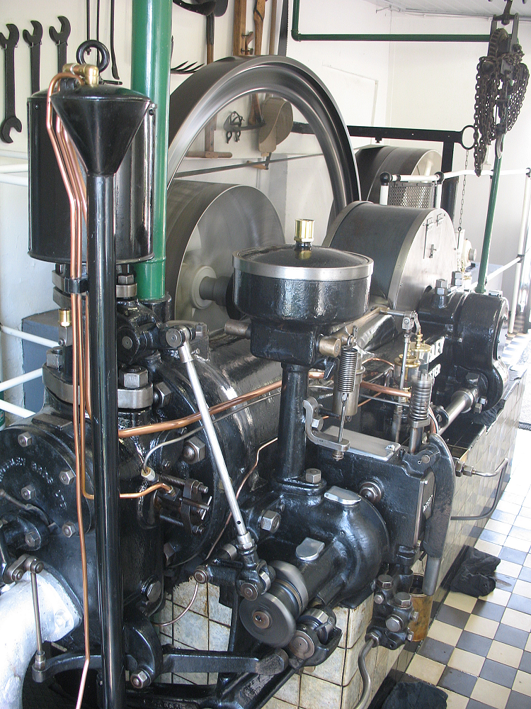 Motor 107806, Crossley, Erwin Esselink (26-06-2010) | Database Nederlandse molens