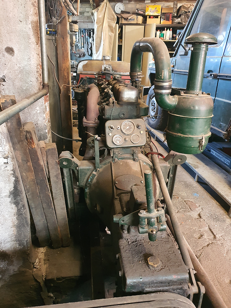 1, Motor ?, Volvo motoren, Pieter Zuijkerbuijk (9-11-2019)Diverse meters en overbrenging van de versnellinsbak | Database Nederlandse molens