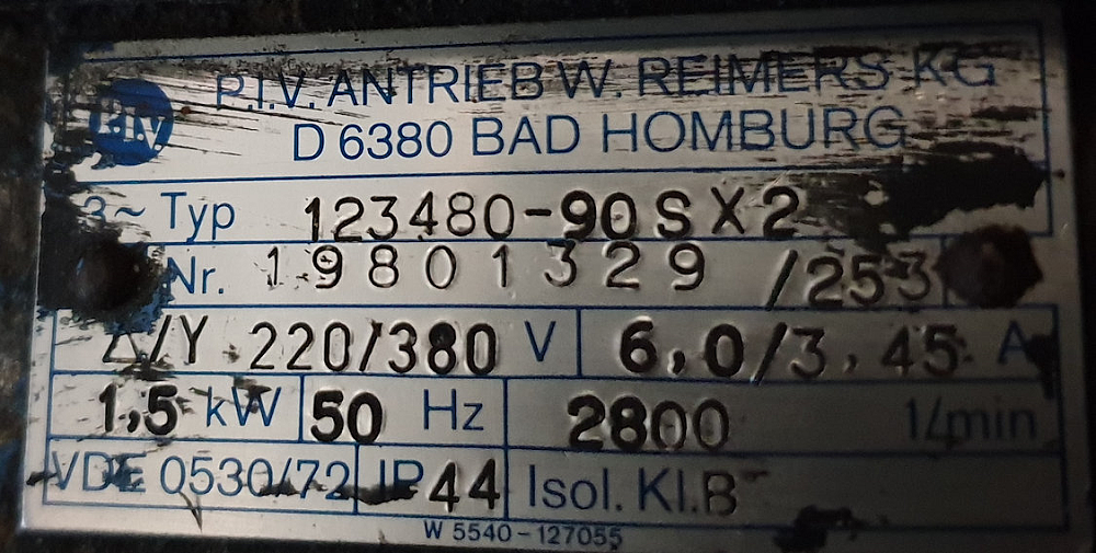 2, Motor 19801329/253, P.I.V. Antrieb, Peter van Rongen (12-12-2019)
1,5 kw 3 fase elektromotor met toerental van 2800 omw/min. | Database Nederlandse molens