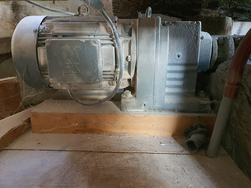 4, Motor 300924546.0001.99, SEW elektromotoren, Pieter Zuijkerbuijk (26-10-2019) | Database Nederlandse molens