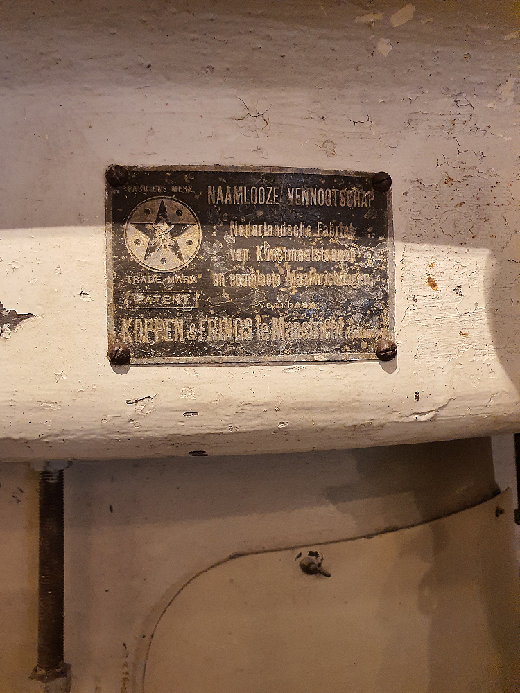 2, Motor ?, ACEC, Pieter Zuijkerbuijk (27-12-2019) | Database Nederlandse molens
