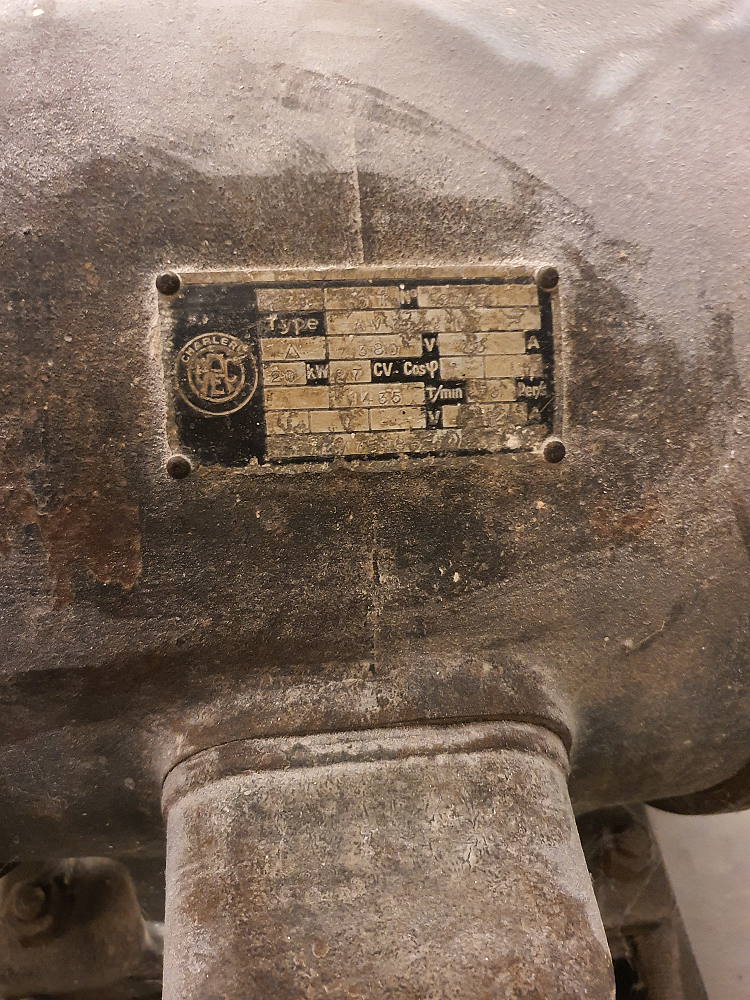 4, Motor ?, ACEC, Pieter Zuijkerbuijk (27-12-2019) | Database Nederlandse molens